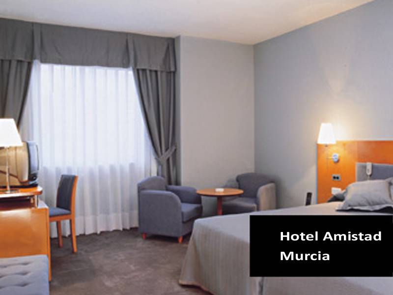 Habitación del hotel Amistad en Murcia